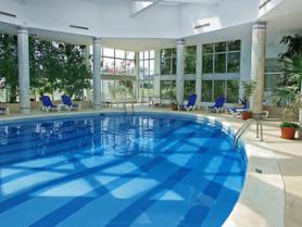 Tuniský hotel Marhaba Palace s vnitřním bazénem