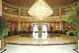Marocký hotel Ryad Mogador Agdal se vstupní halou