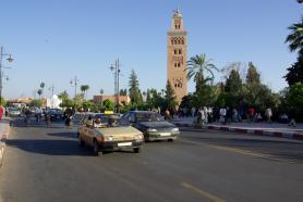 Marocké město Marrákeš s Novým městem Gueliz