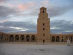 Tunsiké město Kairouan s Velkou mešitou